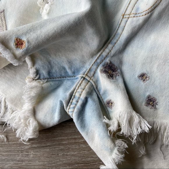 Dex Light Wash Distressed Embroidered Denim Shorts - Picture 10 of 12